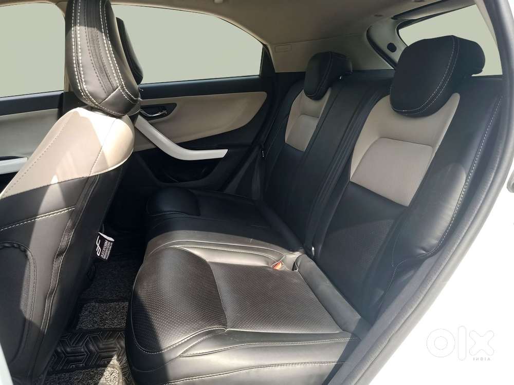 Tata Nexon Creative Plus 1.2 Revotron Petrol 6 Mt, 2024, Cng & Hybri..