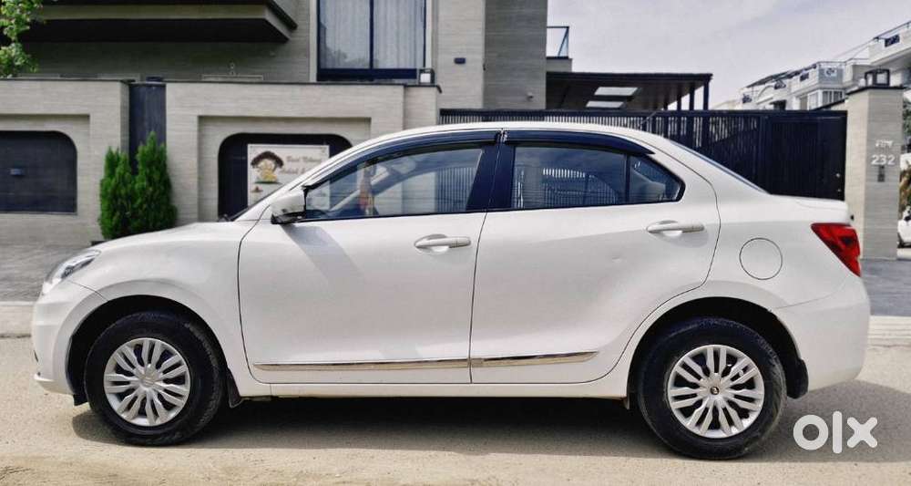 Maruti Suzuki Swift Dzire 1.2 Vxi Bsiv, 2022, Petrol