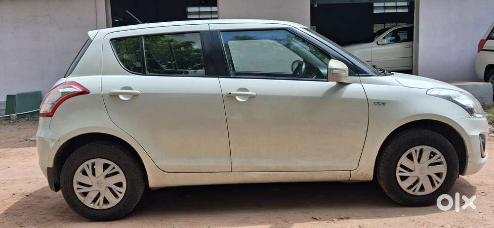 Maruti Suzuki Swift Vxi With Abs, 2016, Petrol