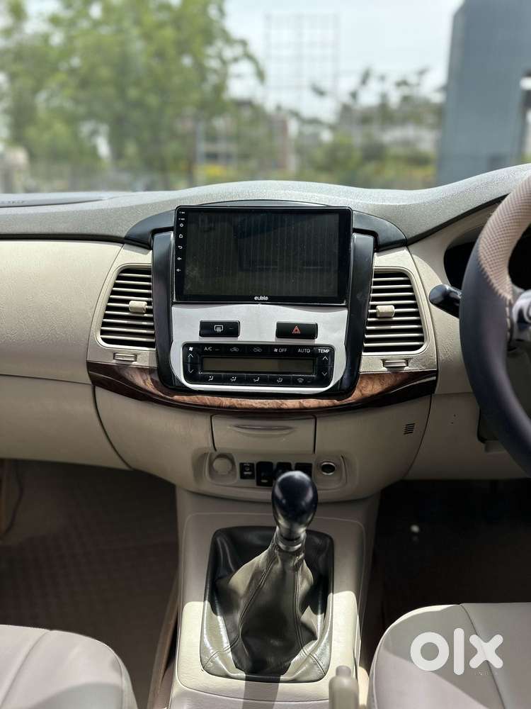 Toyota Innova 2.5 V 8 Str, 2012, Diesel