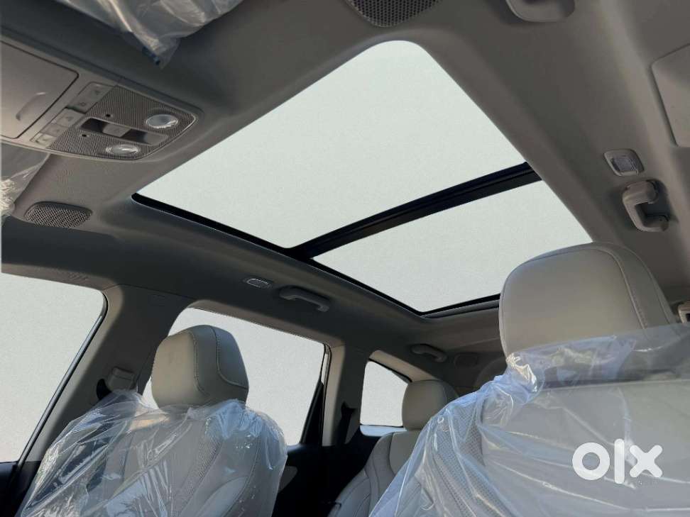 Mahindra Xuv700 2.0 Ax 7 Petrol At Luxury Pack Str, 2025, Petrol