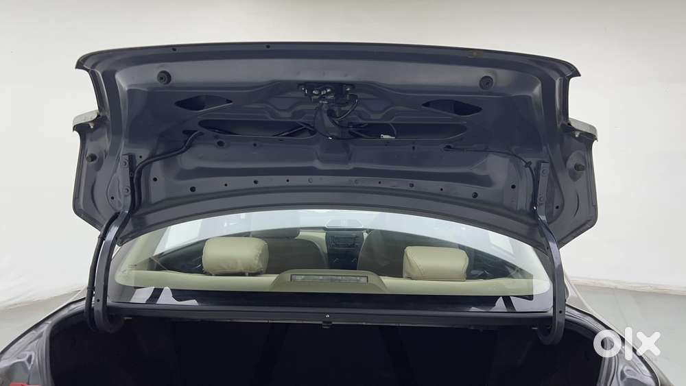 Maruti Suzuki Dzire 1.2 Vxi Amt, 2019, Petrol
