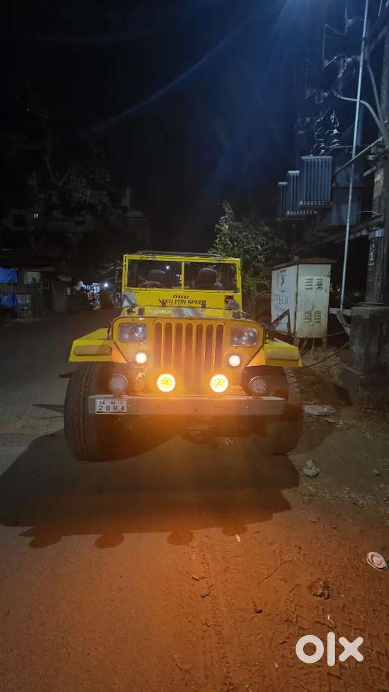 Vintage Low Bonnet Jeep