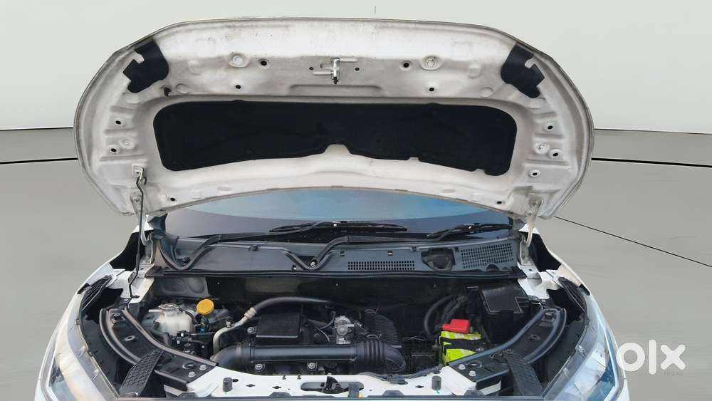 Nissan Magnite 1.0 Xv Red Edition, 2022, Petrol