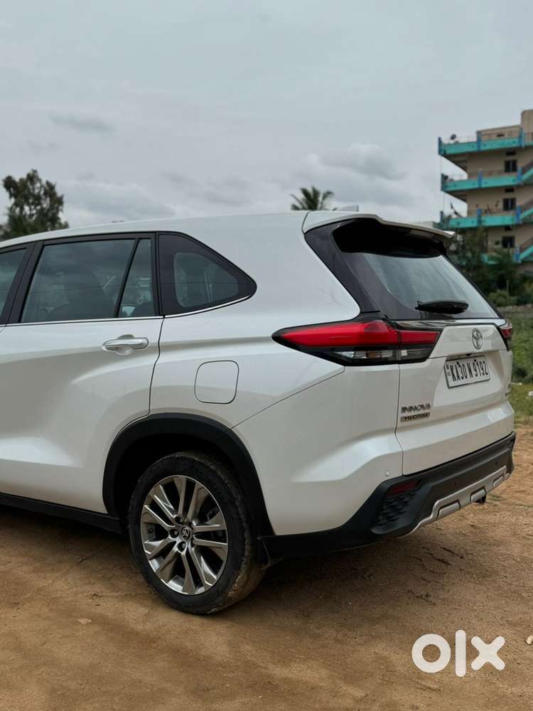 Toyota Innova Hycross 2023 Petrol Hybrid , Well Maintained