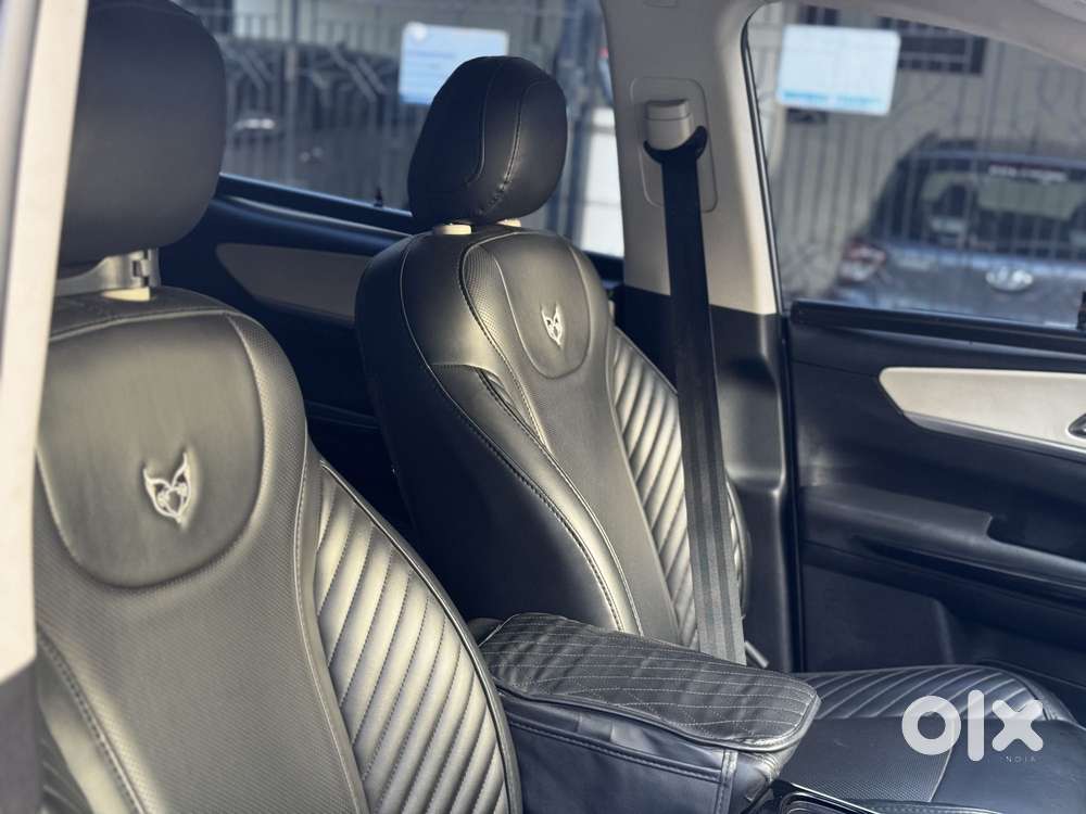 Mahindra Xuv700 Ax7l 6 Str At, 2023, Diesel