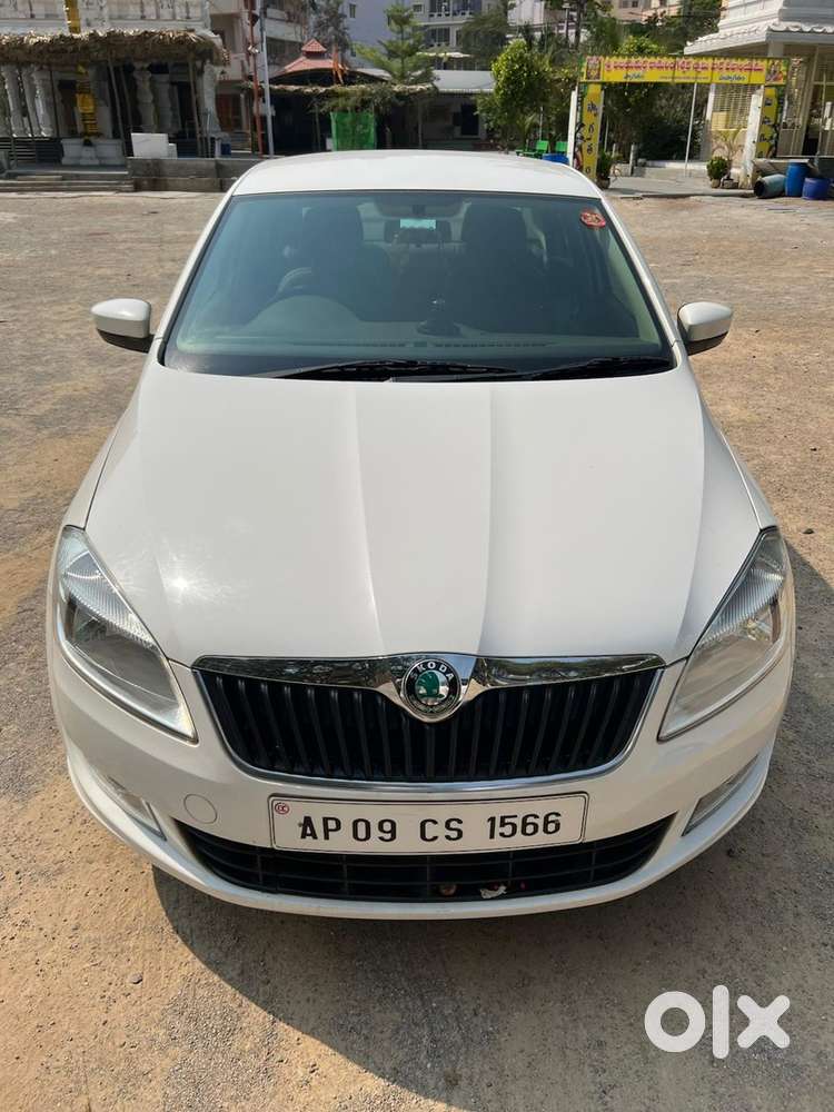 Skoda Rapid Elegance 2012
