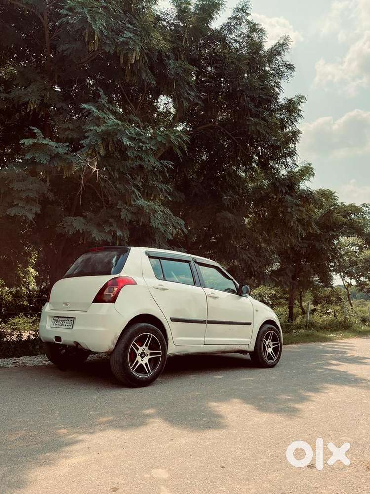 Maruti Suzuki Swift 2009 Diesel 135000 Km Driven