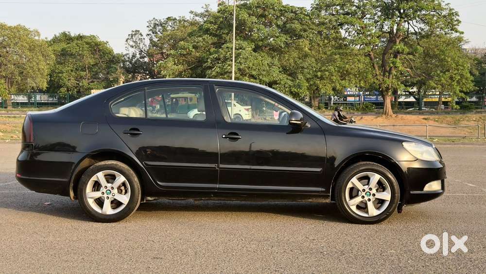 Skoda Laura Elegance 2.0 Tdi Cr Mt, 2010, Diesel