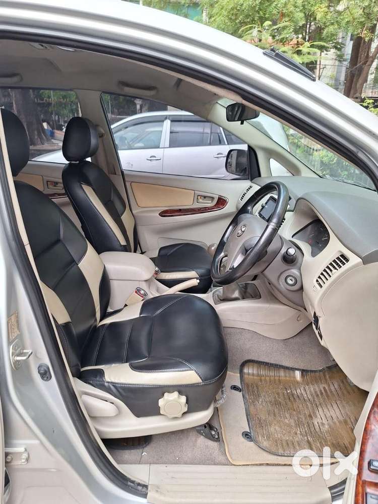 Toyota Innova 2.5 G (diesel) 8 Seater, 2012, Diesel