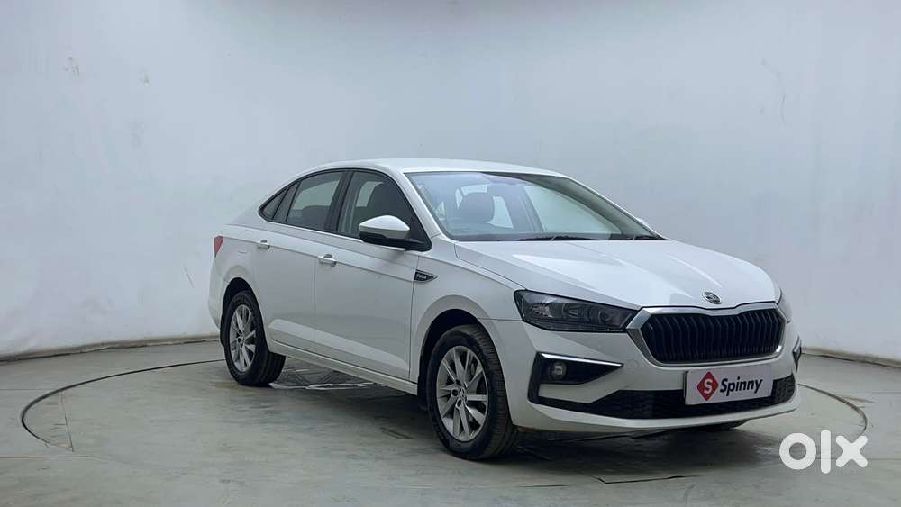 Skoda Slavia Ambition 1.0l Tsi At, 2022, Petrol