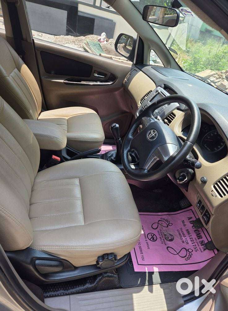 Toyota Innova 2.5 V 8 Str, 2015, Diesel