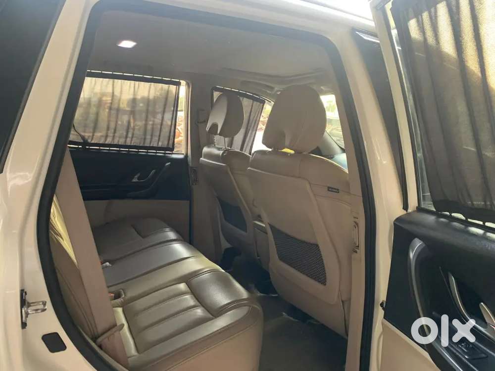 Mahindra Xuv500 2017 Diesel Manual Pearl White Top Model