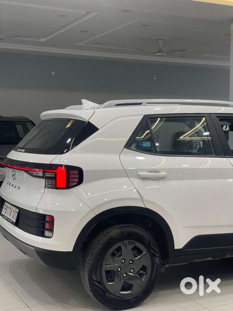 Hyundai Venue S (o) 1.2 Petrol Knight Edition, 2025, Petrol