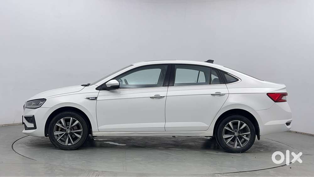 Skoda Slavia Style 1.0l Tsi Mt, 2022, Petrol