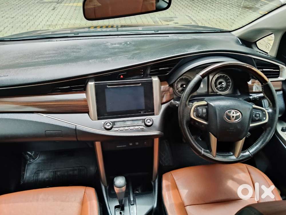 Toyota Innova Crysta 2.8z Automatic, 2016, Diesel