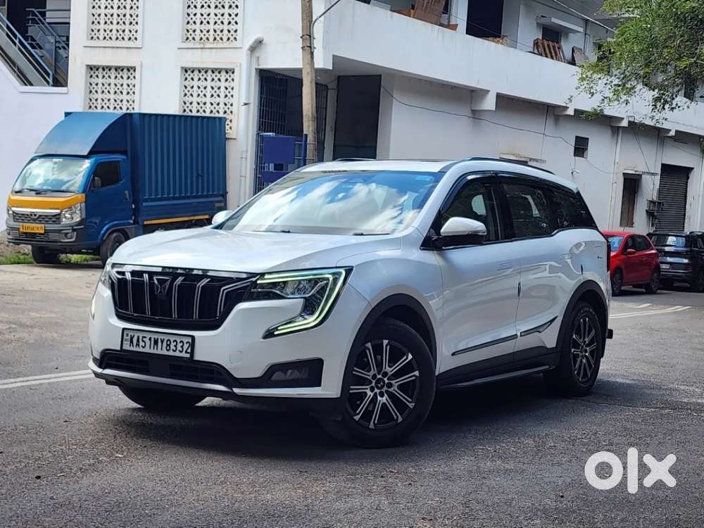 Mahindra Xuv700 2.0 Ax 7 Petrol Mt Str, 2025, Petrol
