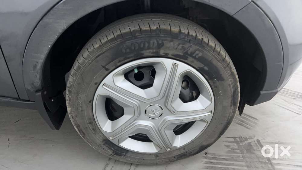 Tata Nexon 1.2 Revotron Xma Amt (s), 2022, Petrol