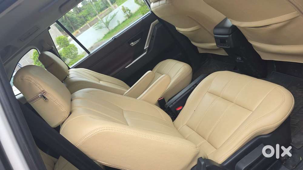 Toyota Innova Hycross 2.0 Vx Hybrid 7 Str, 2023, Petrol