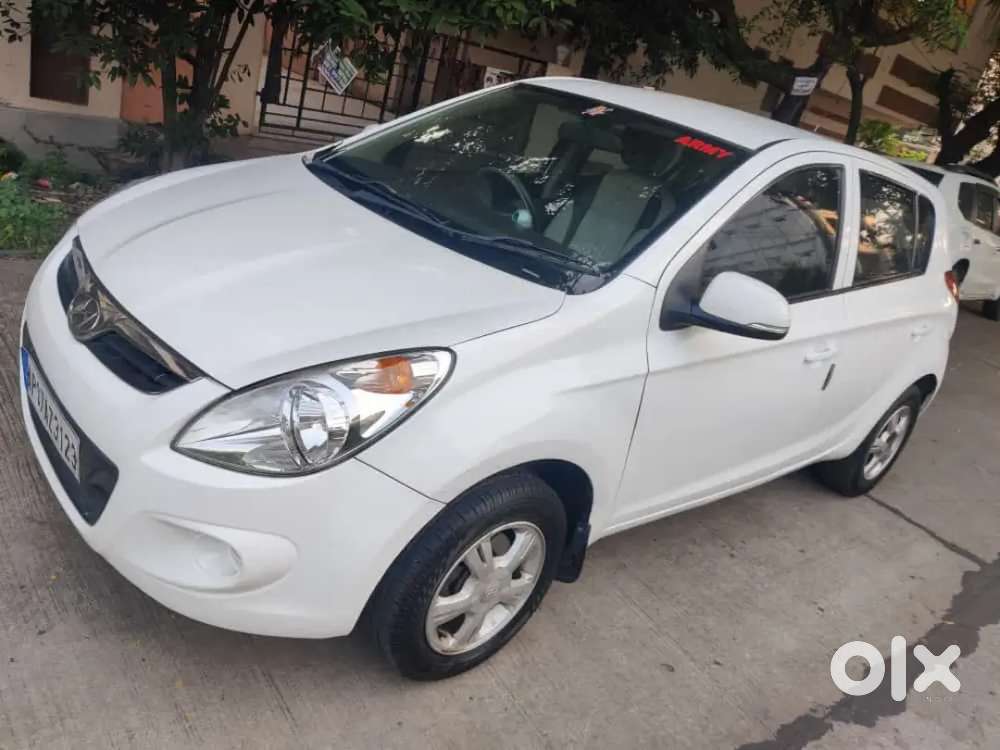 Hyundai I20 2011 Diesel 120000 Km Driven