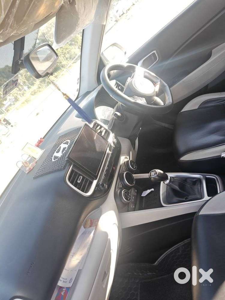 Hyundai Venue Sx Mt, 2022, Petrol