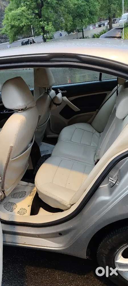 Skoda Laura Ambition 2012