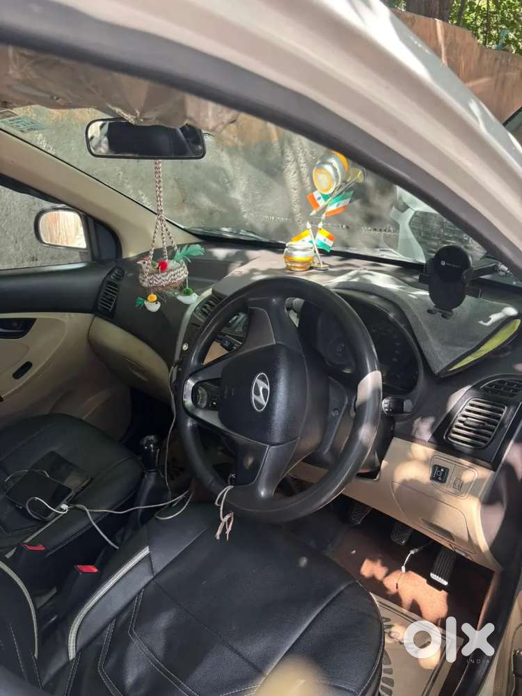 Gari Bara Laena Hai Iss Liye Bech Raha Hu