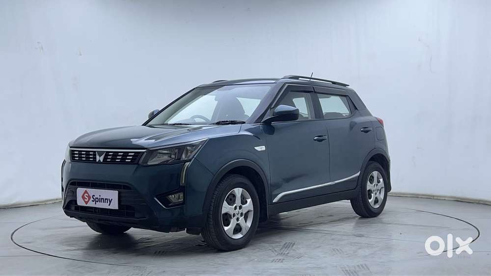 Mahindra Xuv300 1.2 W6 Amt Petrol, 2023, Petrol