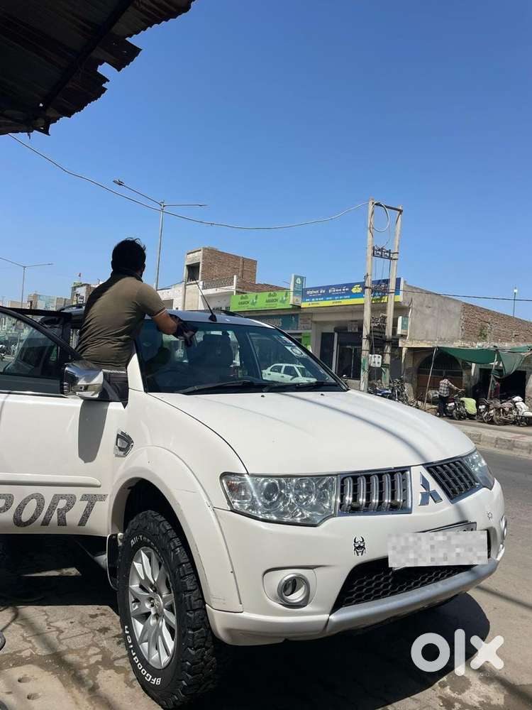 Mitsubishi Pajero Sport 2013 Diesel Well Maintained