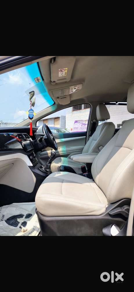 Mahindra Marazzo M8, 2019, Diesel