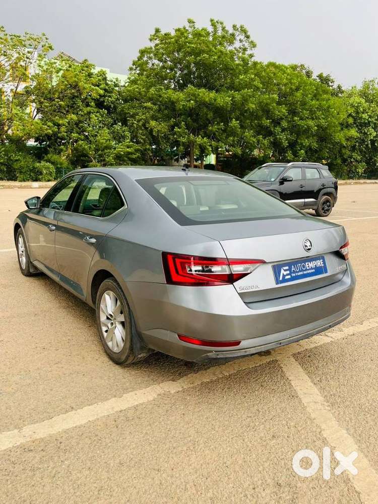 Skoda Superb Lk 1.8 Tsi At, 2019, Petrol