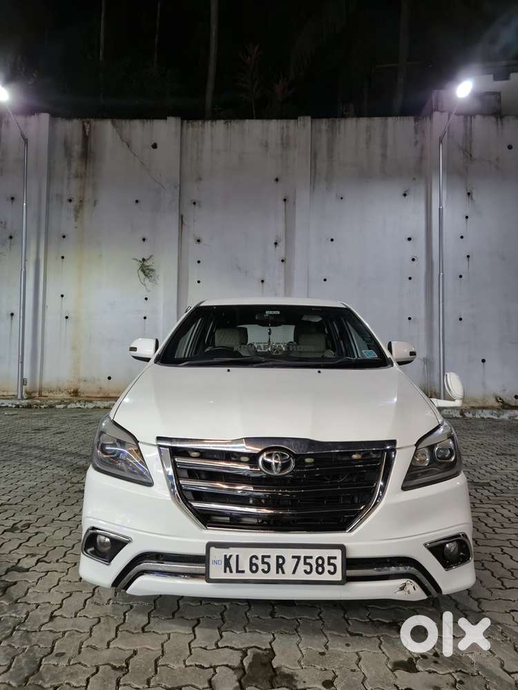 Direct Sale Innova G4 2015 Last Year (3l Above Extra Fittings)