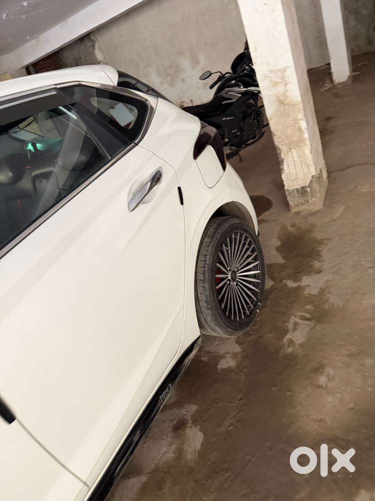 Hyundai New I20 2022 Diesel Well Maintained With Sunroof