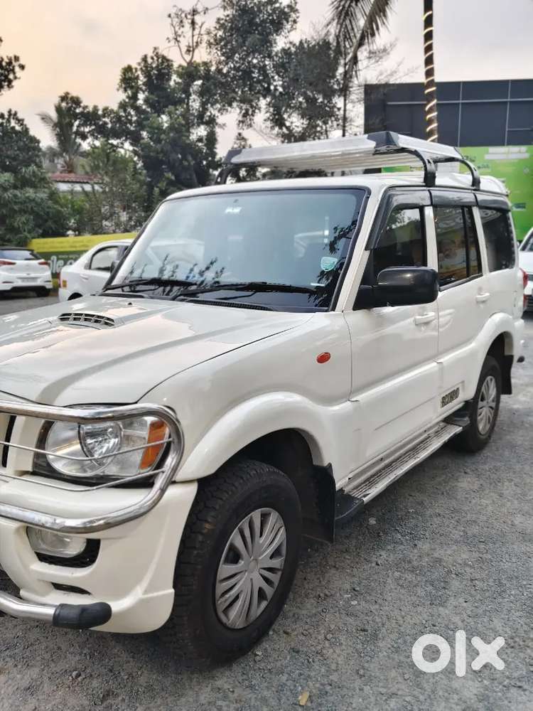 Scorpio 2013 White Color – Neat & Maintained Condition