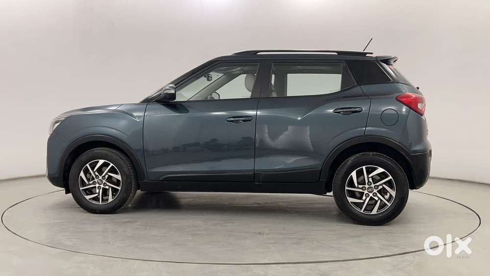 Mahindra Xuv300 1.2 W8 (o) Amt Petrol, 2022, Petrol