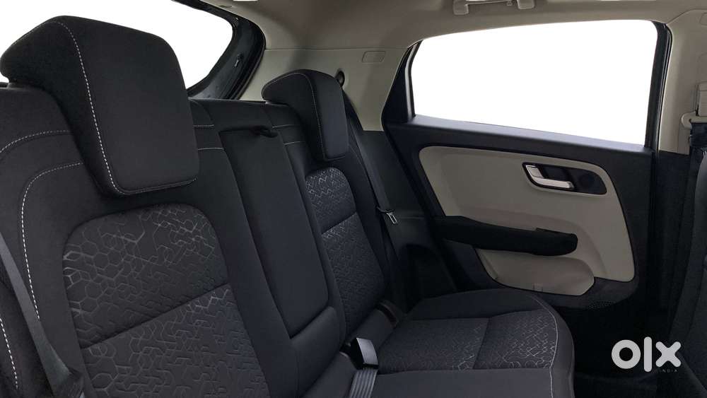 Tata Altroz Xz Plus I-turbo (s), 2023, Petrol