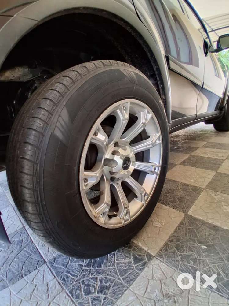 Mahindra Xuv500 Diesel 2wd 2012 2nd Owner