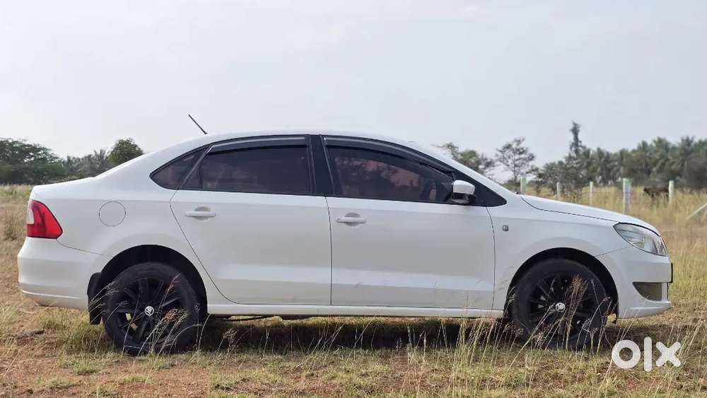 Skoda Rapid 2015 Diesel Automatic