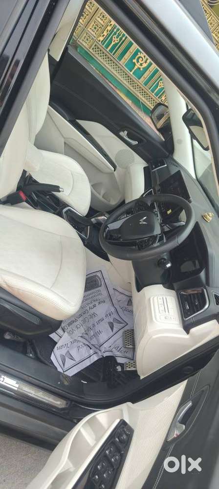 Mahindra Xuv 3xo Ax7l Petrol Mt, 2024, Petrol