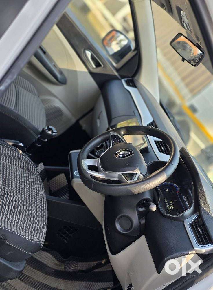 Renault Triber Rxz, 2023, Petrol