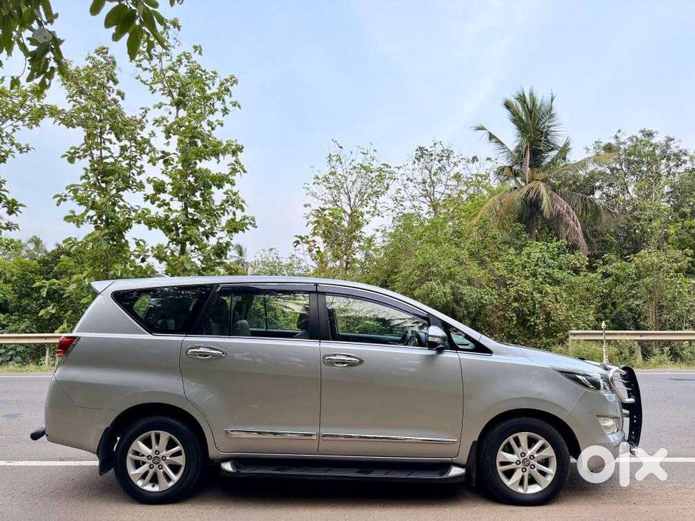 Toyota Innova Crysta 2.4 V 7 Str, 2017, Diesel
