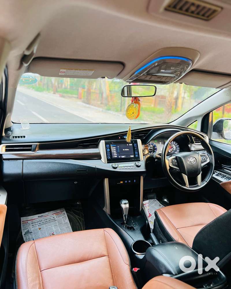 Toyota Innova Crysta 2.8 Zx At 7 Seater, 2017, Diesel