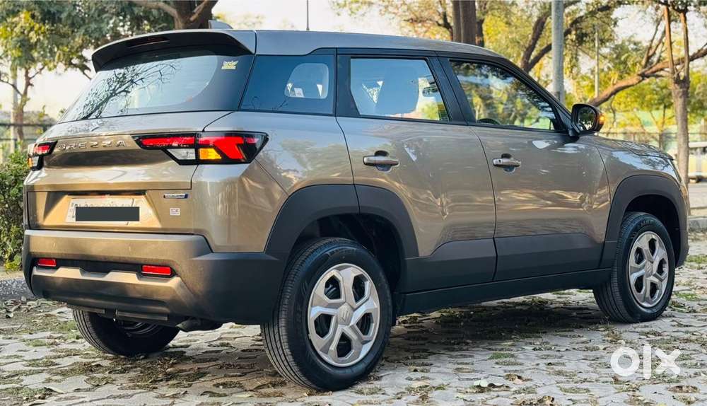 Maruti Suzuki Brezza 1.5 Vxi At Smart Hybrid, 2024, Petrol