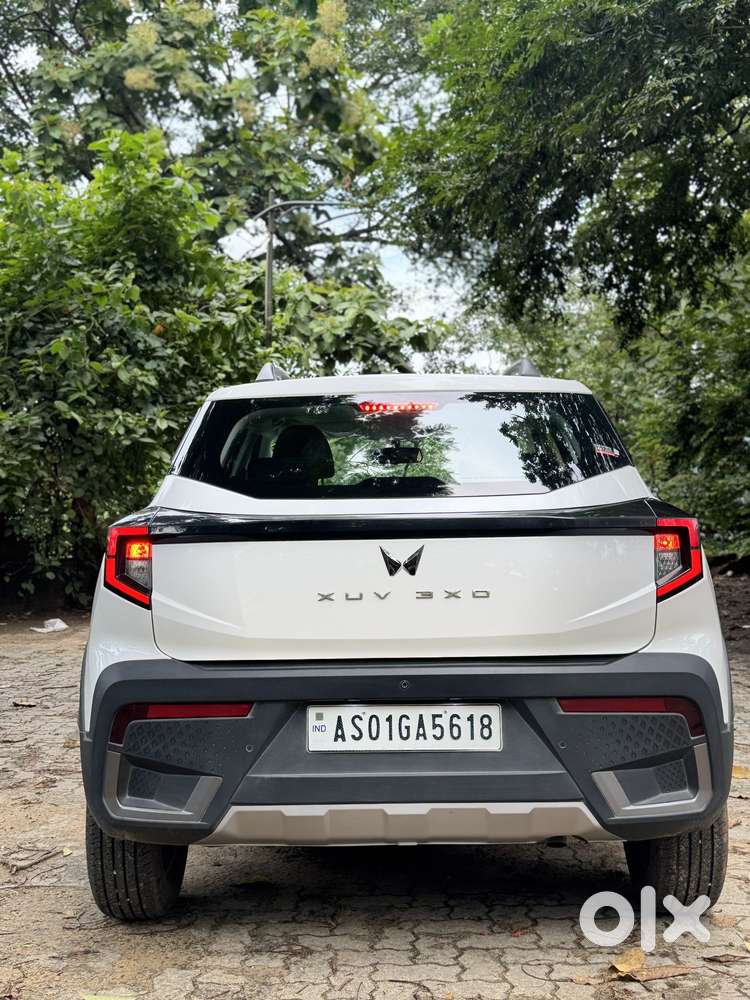 Mahindra Xuv 3xo Mx1 Pm Mt, 2024, Petrol