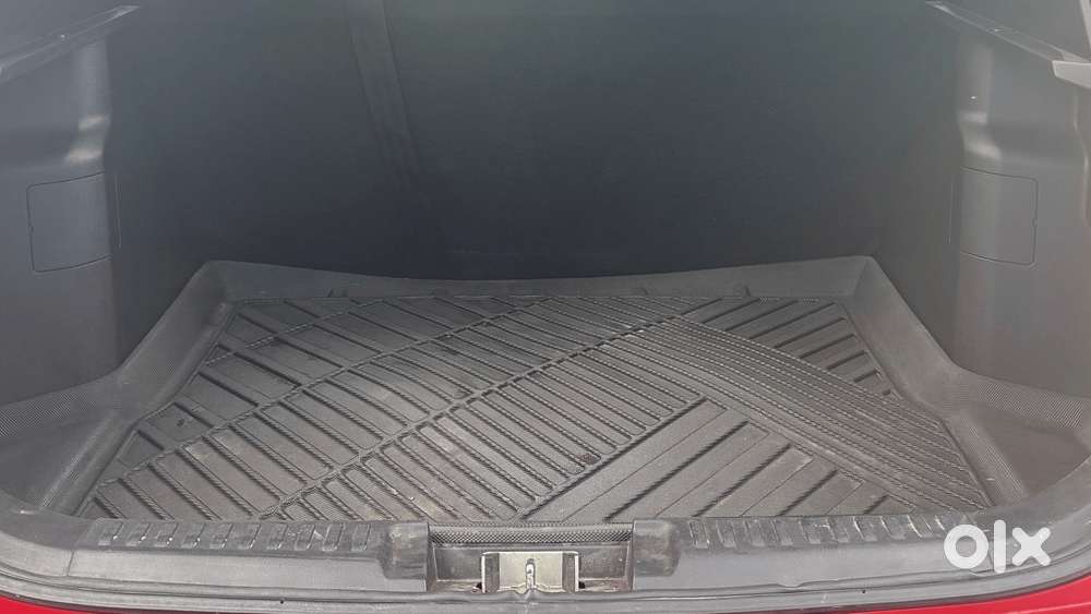 Maruti Suzuki Vitara Brezza 1.5 Vxi At, 2021, Petrol