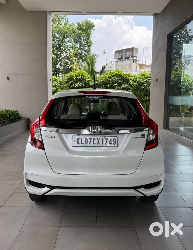Honda Jazz. Automatic. 5000km. Top Variant.