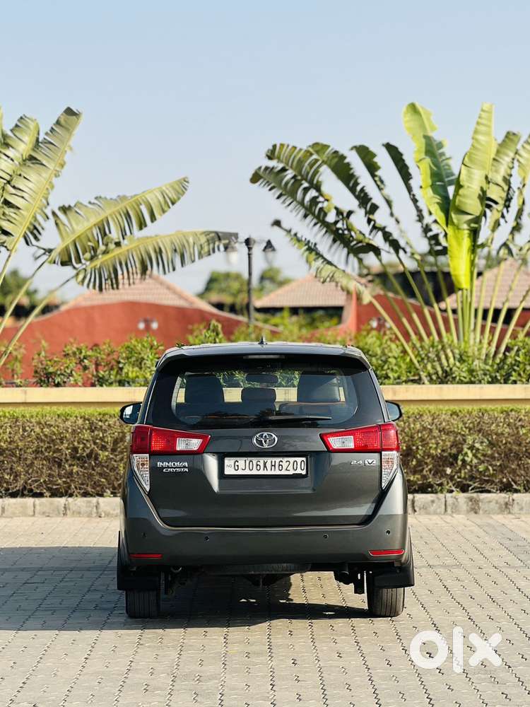 Toyota Innova Crysta 2.4 Vx Mt 8s, 2016, Diesel