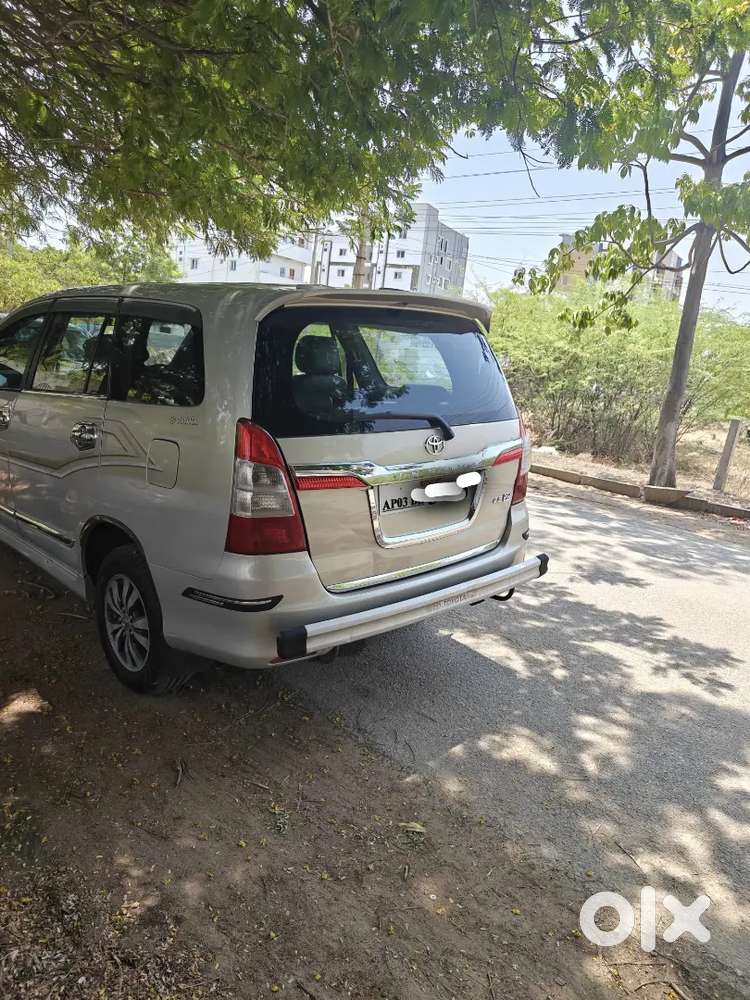 Toyota Innova 2015 Diesel 180000 Km Driven