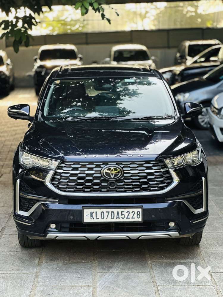 Toyota Innova Hycross 2.0 Zx (o) Hybrid 7 Str, 2023, Petrol