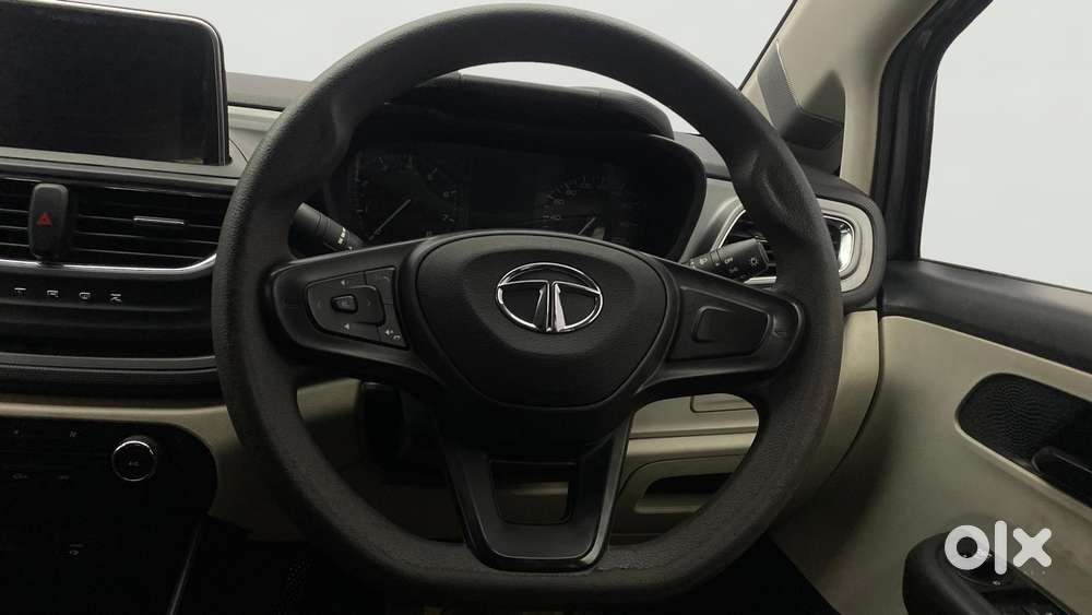 Tata Altroz 1.2 Xm Plus, 2022, Petrol